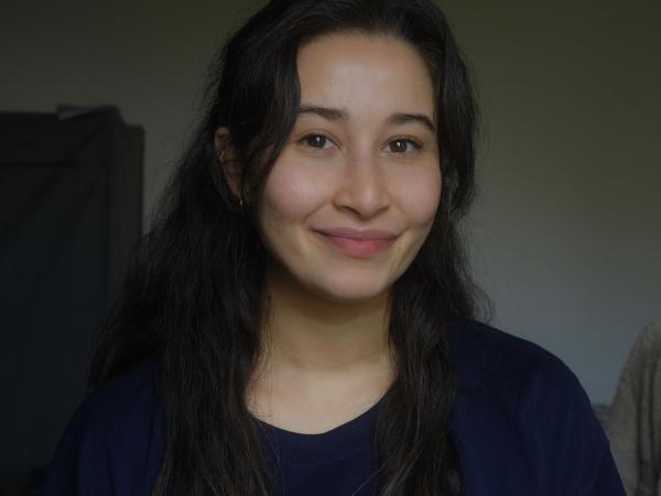 Portret Oya Latifa