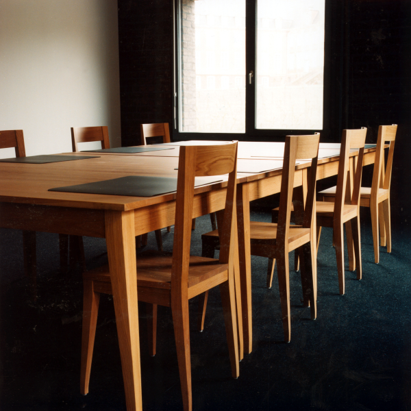 T-Bone meubels in een kantoorgebouw in Averbode I foto Wim Van Nueten I Fotocollectie AWG