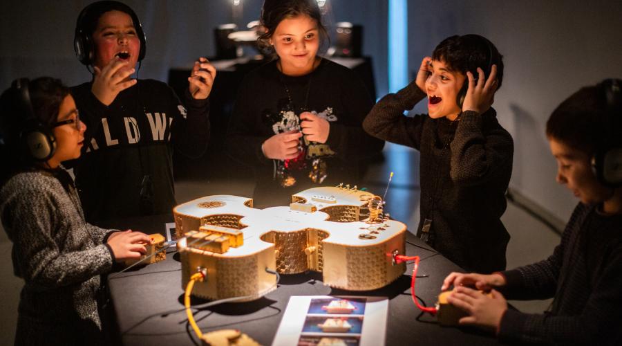 Children playing with the Mobile Touch installation © Karolina Maruszak