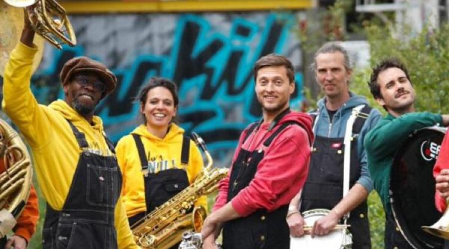 buzz-in-brass-syndicate