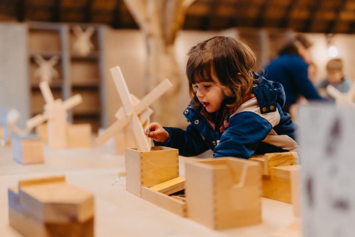 Kind atelier hout windmolen