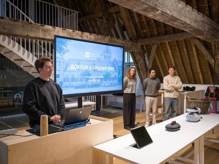 Presentatie pilootproject Working Wicker Digitally door onderzoeker en studenten van UAntwerpen