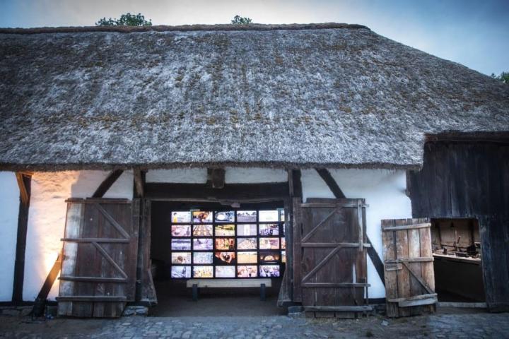 Expo met schermen in Hoeve uit Meeuwen