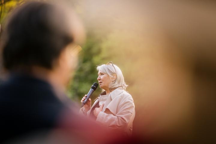 Lieve Blancquaert spreekt publiek toe