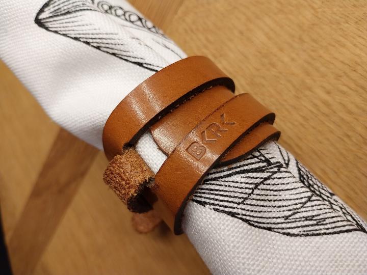 Lederen o-binder 2.0 natuur met servet