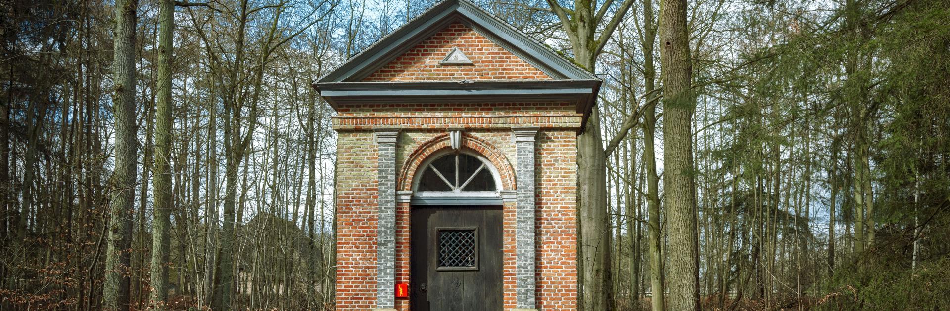 Kapelletjes en kruisen - Bokrijk