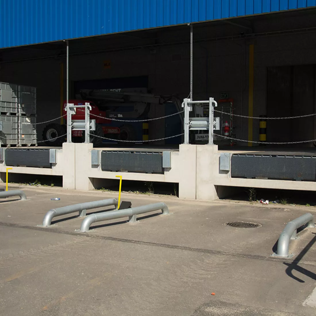 Close-up dock Adpo - Adr loods.