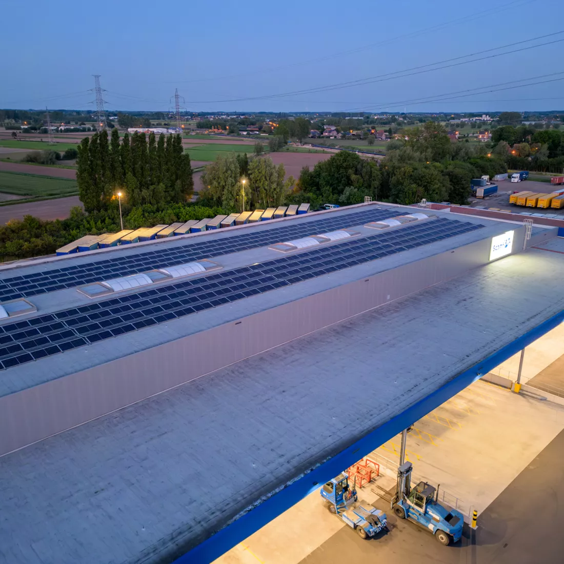 project Scanfor: foto van dak met zonnepanelen