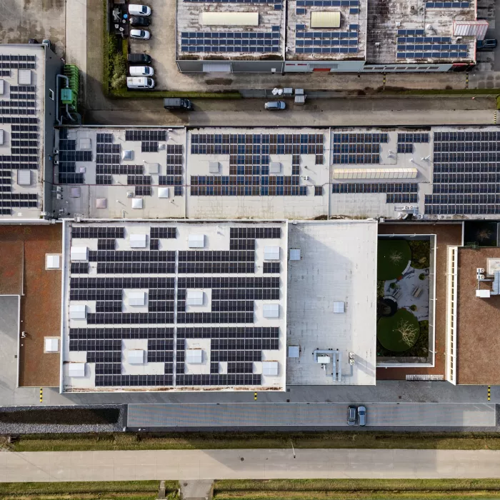 dronebeeld bovenaanzicht alle gebouwen Codipack