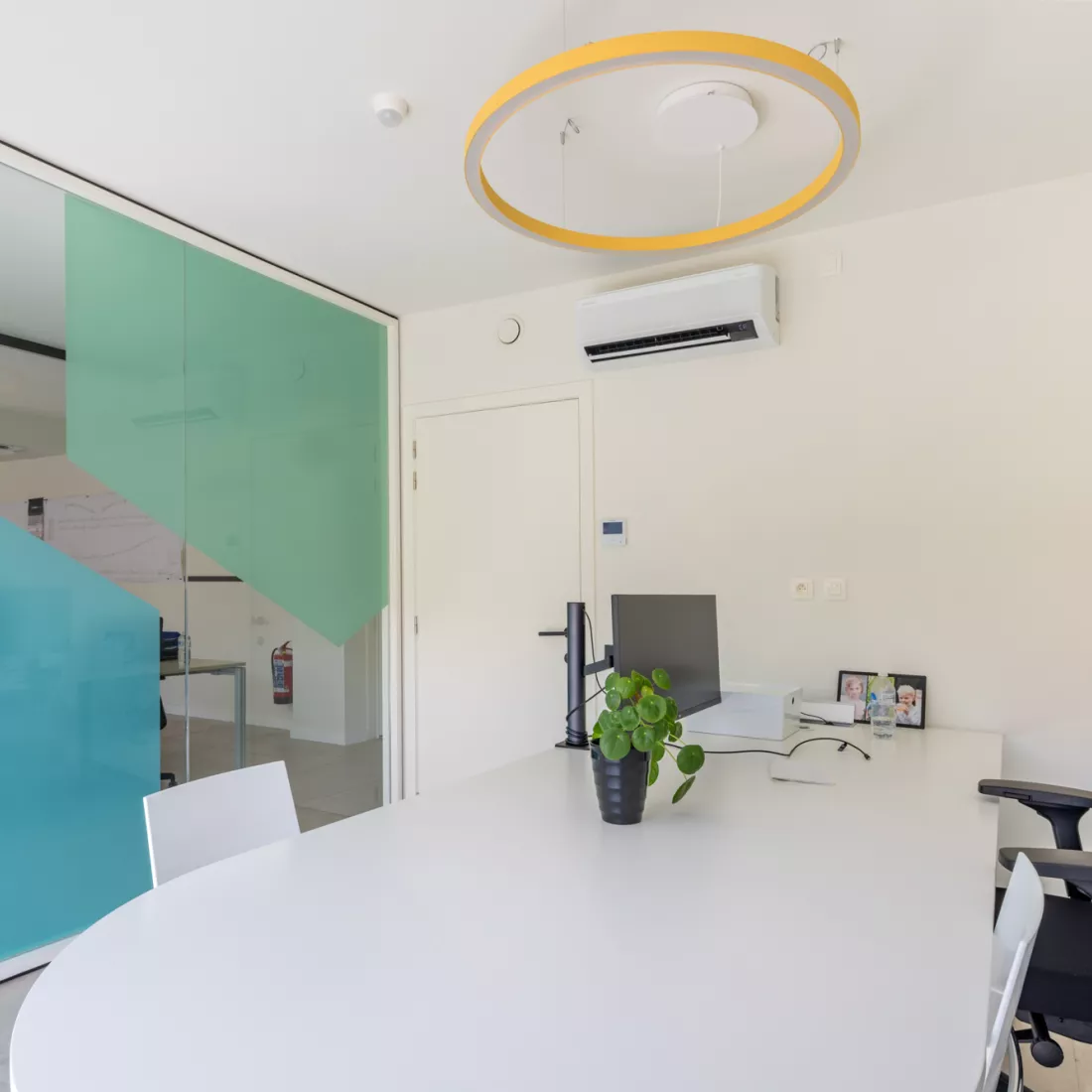 gerenoveerd moderne kantoorruimte interieur