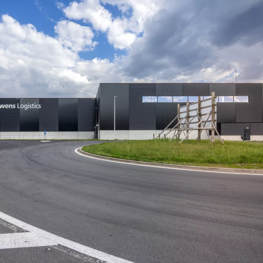 logistiek gebouw