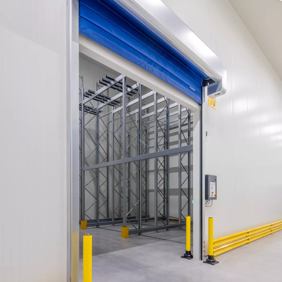 poort in koelmagazijn