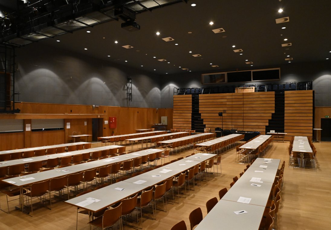 opstelling tafels en stoelen