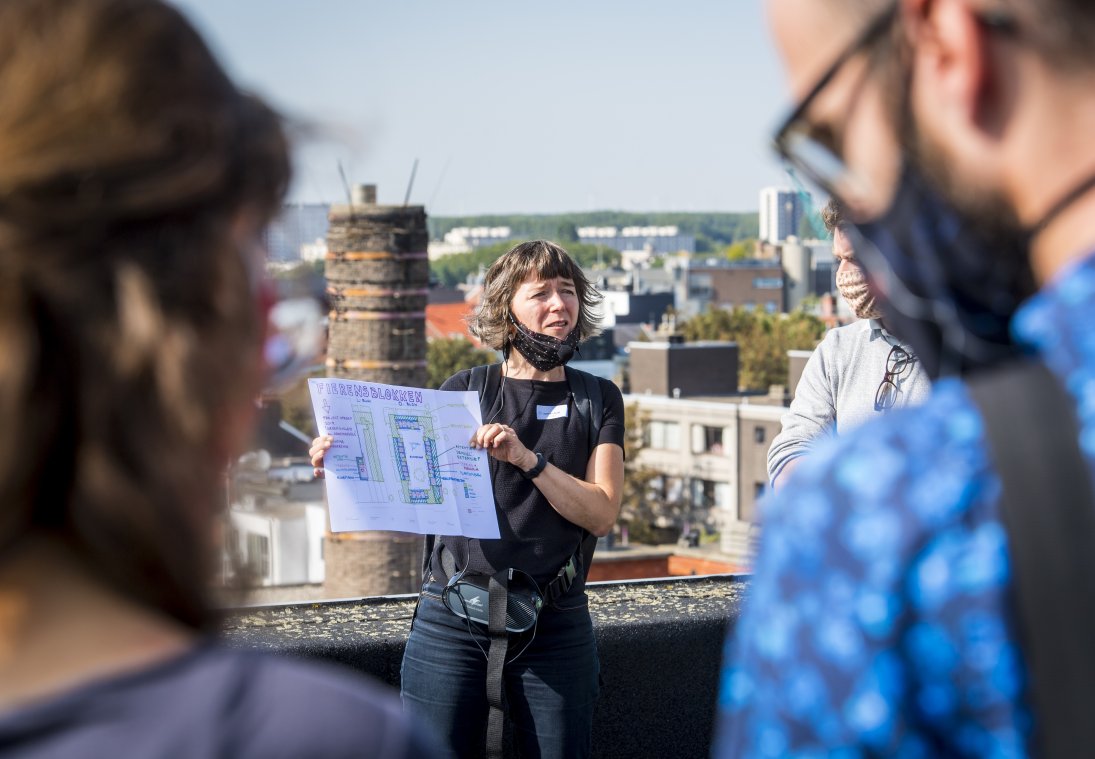 Rondleiding op het dak van de Fierensblokken in 2020