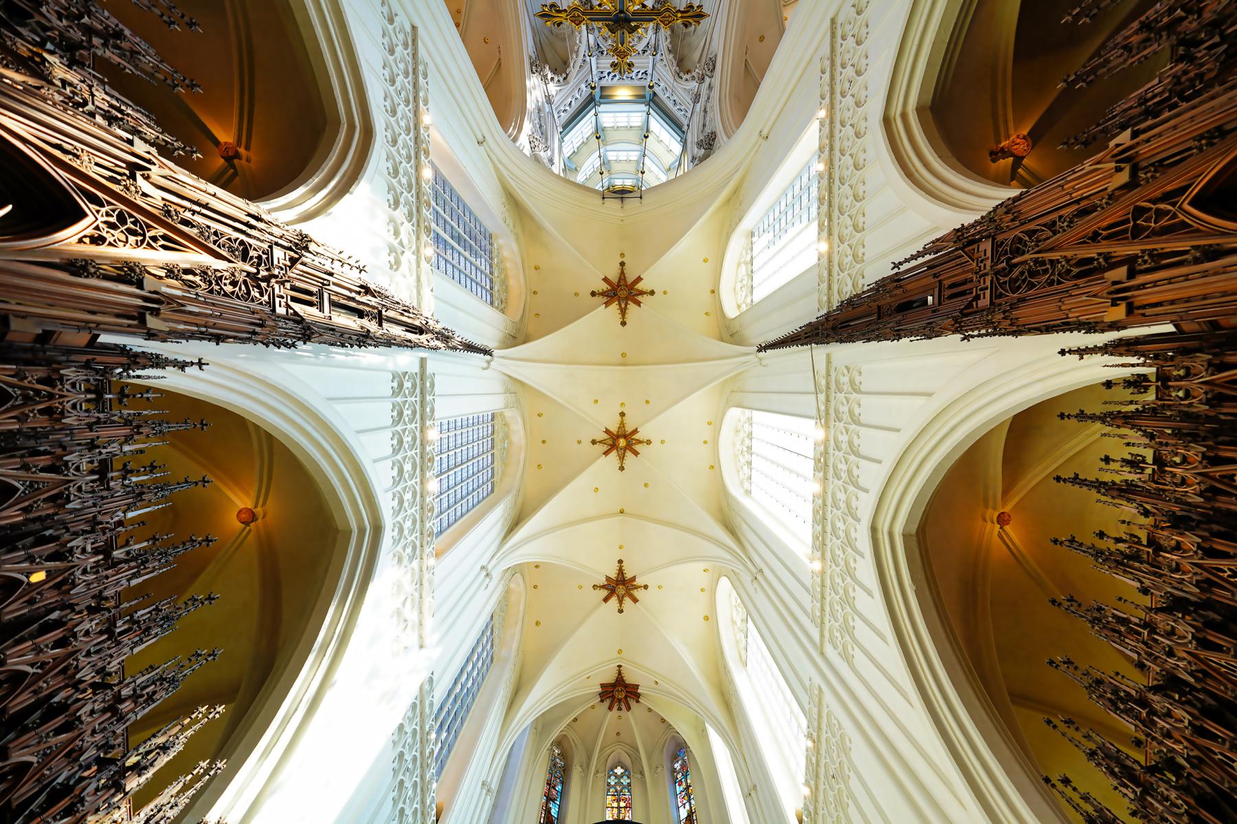 ©️Ron Janssens_gewelven koorgestoelte