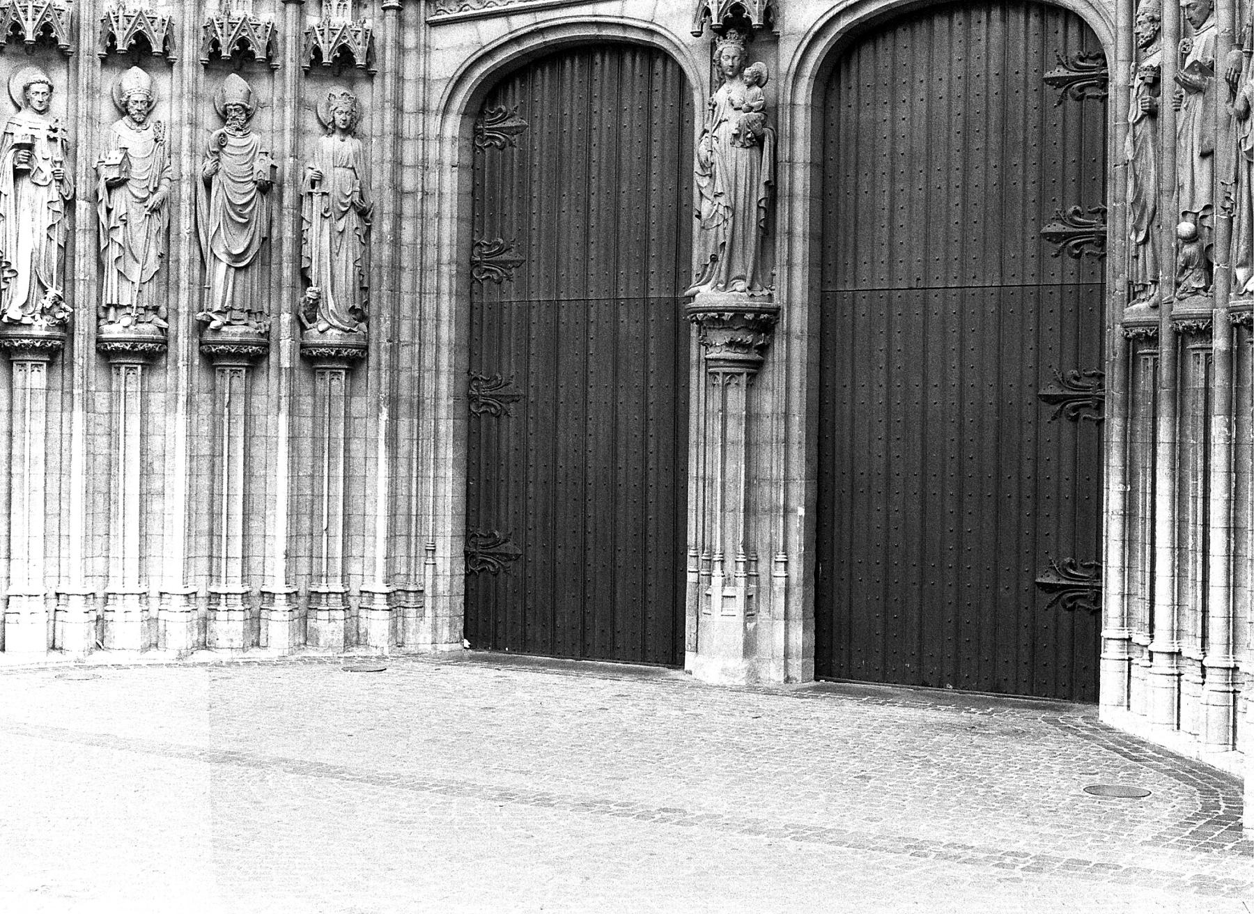 ©️Begga Vermaelen_kathedraal_ext_westportaal