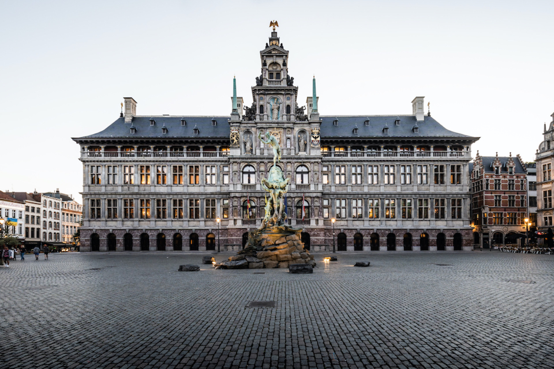 Verras uw medewerkers met een vergadering in de raadszaal – Stadhuis Antwerpen