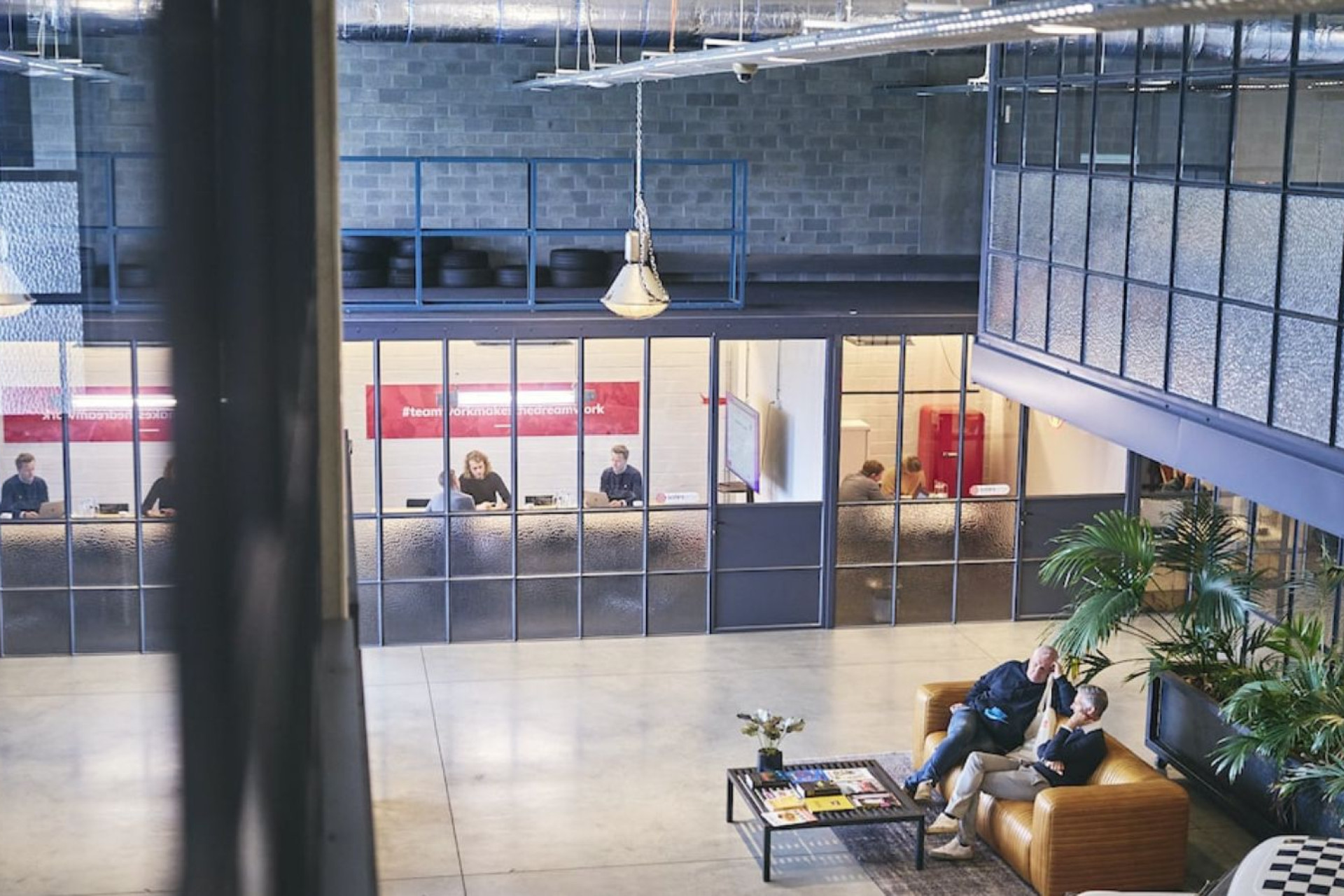 Coworking à Anvers : pourquoi les entreprises optent pour des espaces de travail flexibles et inspirants