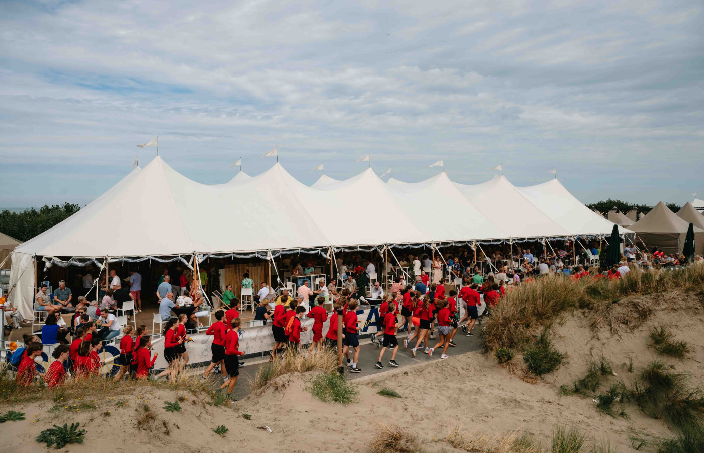 Verhuur stretch- en sailclothtenten, vloeren en toebehoren – Altiro Tenten