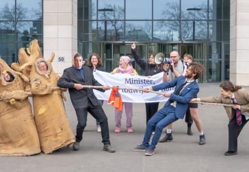 FairFin roept 'Sterke Jan' op tot actie!