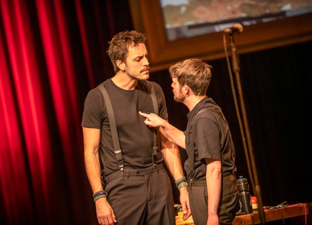 Badje vol met stroop