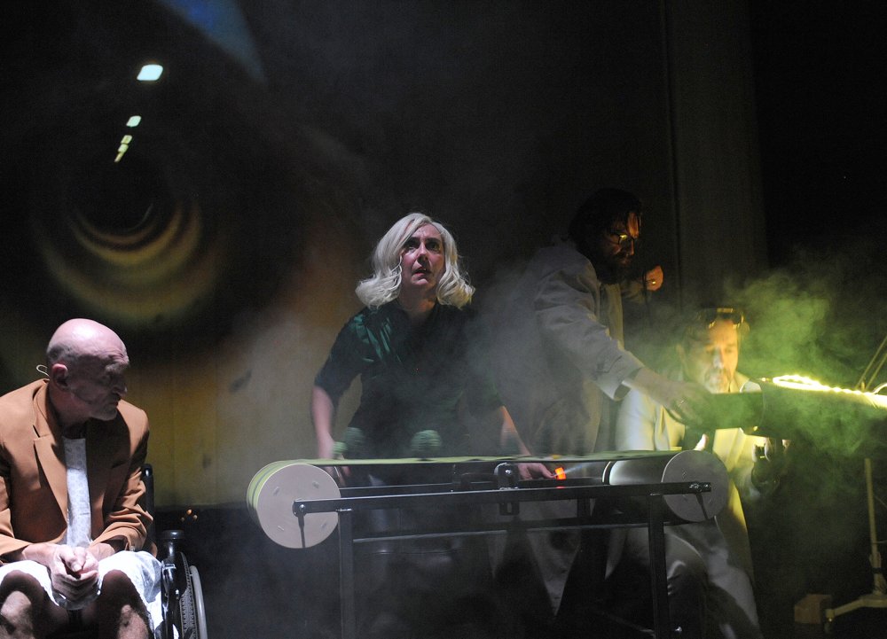 Bloed (c) Raymond Mallentjer