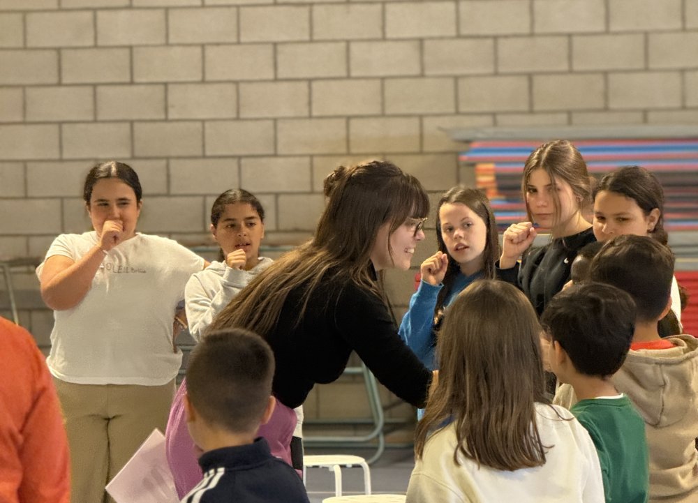 Lenneke Calsius van Koor&amp;Stem geeft zangworkshop voor cultuurschool De Knipoog