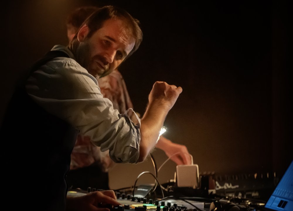 ladylinn@cchetbolwerk