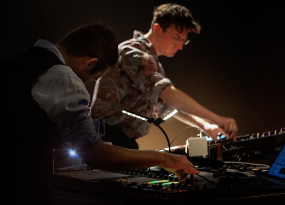 ladylinn@cchetbolwerk