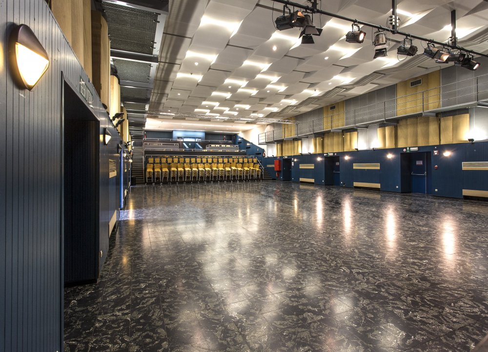 polyvalente ruimte cc het bolwerk zicht op zaal en gradins