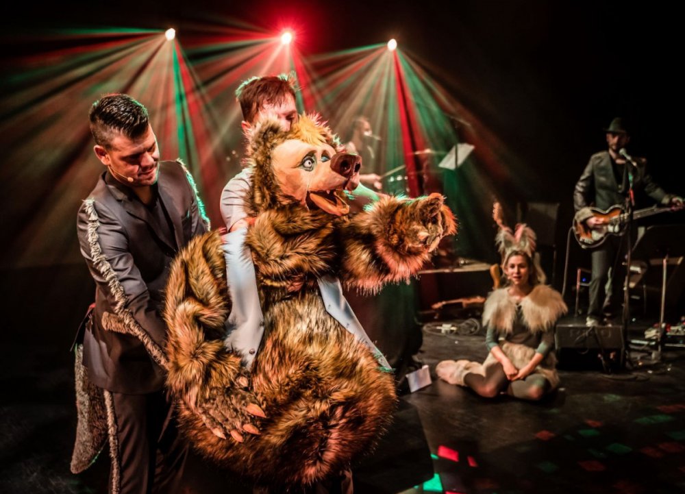 Theater Tieret &amp; Walrus