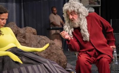 © Kurt Van der Elst Foe