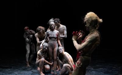 Hands do not touch your precious me - Foto© Danny Willems