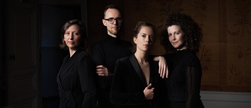Revue Blanche - ©Erika Rodin