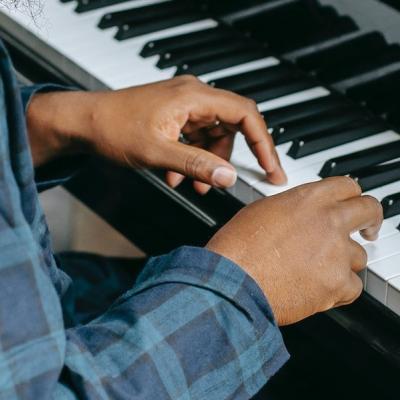 Evenementfoto EHBO bij piano-ongevallen