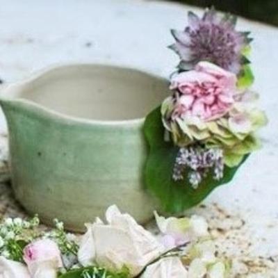 Evenementfoto Creatief combineren: keramiek & droogbloemen