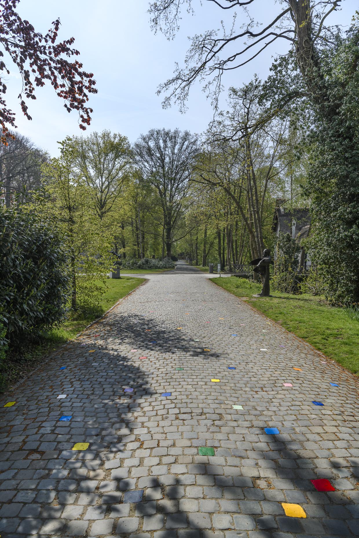 'Le chemin de bonheur' - Foto © Leonard Pongo