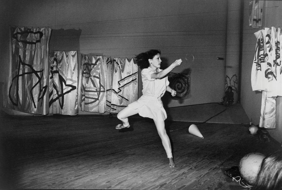 Joan Jonas, 'Double Lunar Dogs' in The Contemporary Arts Museum Houston, 1981. Foto © David Crossley