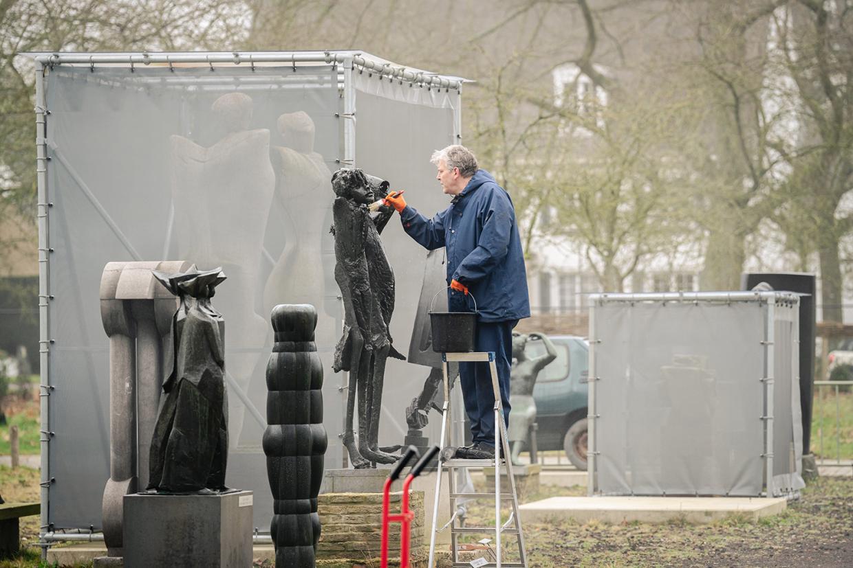 Restoration in Open-air depot © Tom Cornille