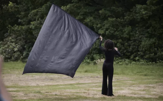 Ula Sickle, Relay (unplugged) © studio pramudiya, npi