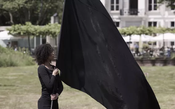 Ula Sickle, Relay (unplugged) © studio pramudiya, npi
