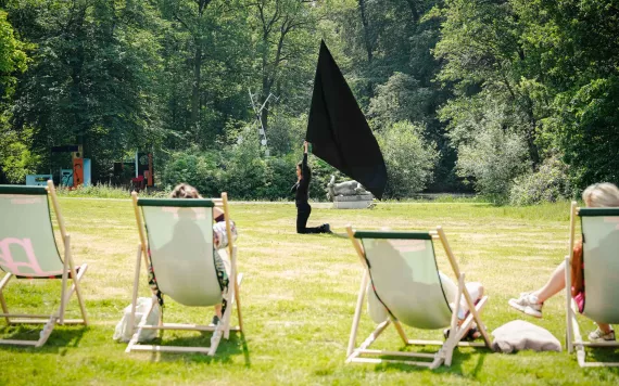 Ula Sickle, Relay (unplugged) © Tom Cornille