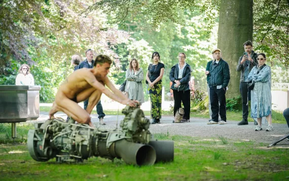 Roger Hiorns, Pathways - Photo © Tom Cornille