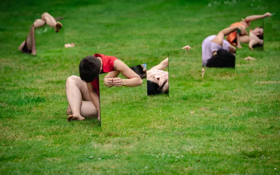 Joan Jonas, Mirror Piece I & II - Photo © Tom Cornille