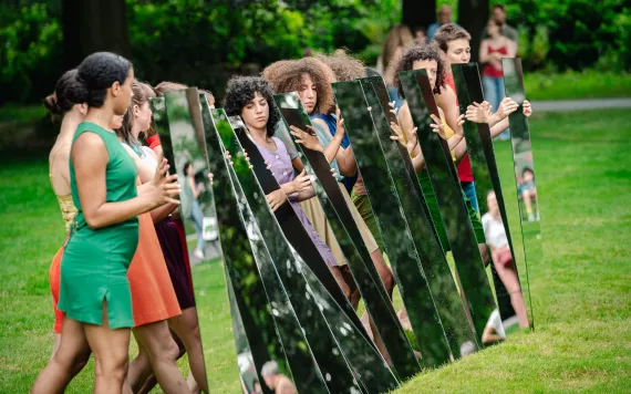 Joan Jonas, Mirror Piece I & II - Photo © Tom Cornille