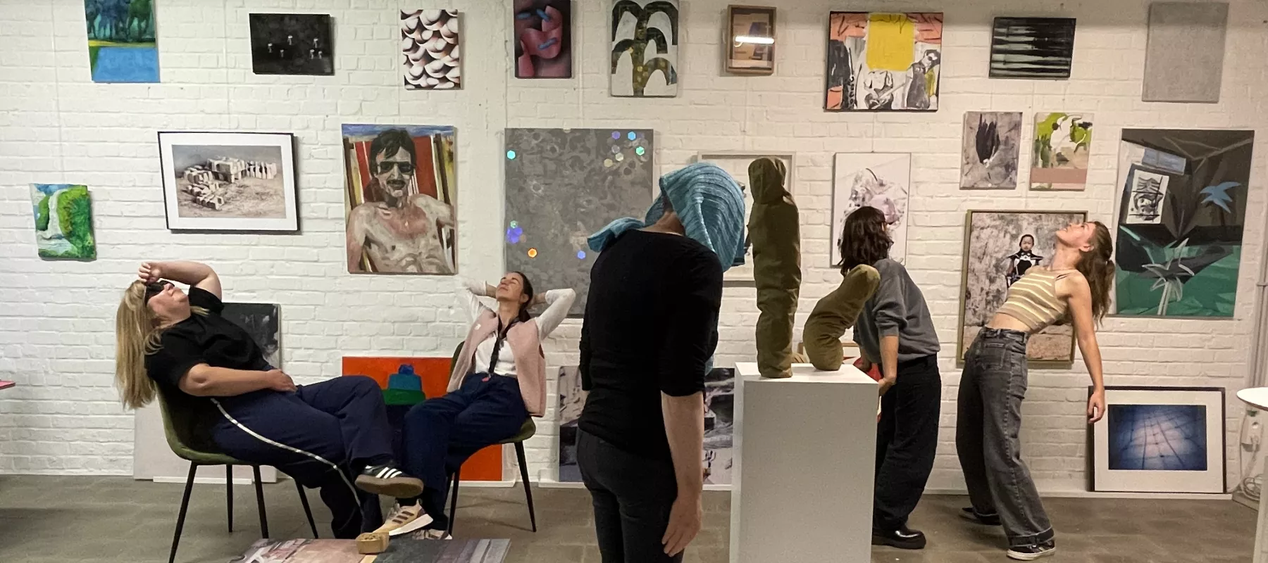 Vorming deelnemers in interactie met kunstwerken van Kunst in Huis