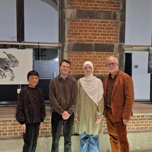 Jury en laureaat Hazal Ljatifi 