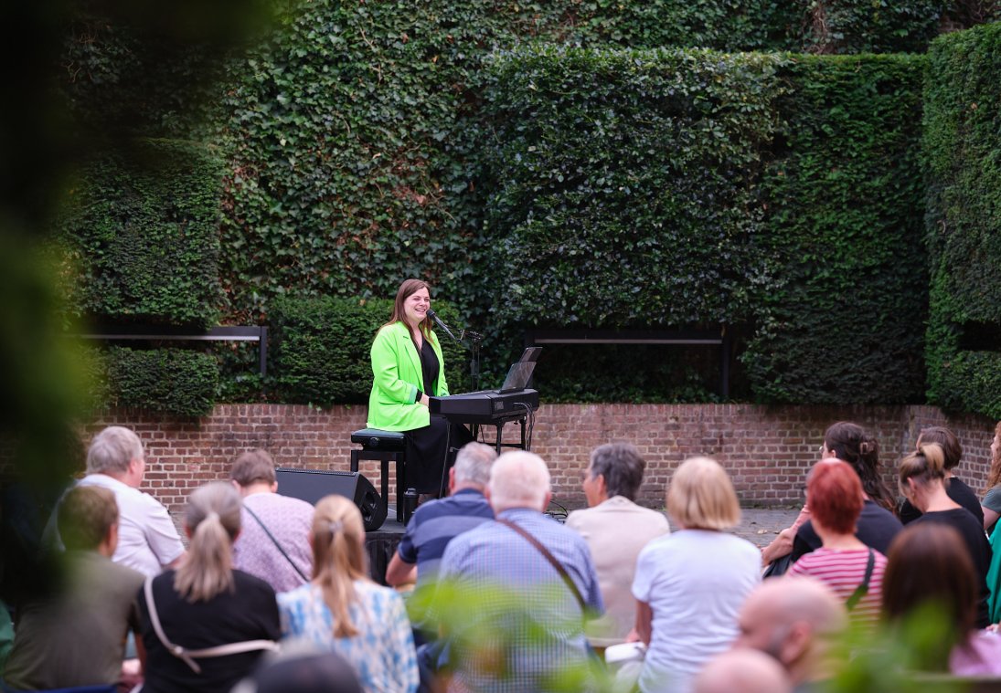 copyright Alexey Shlyk