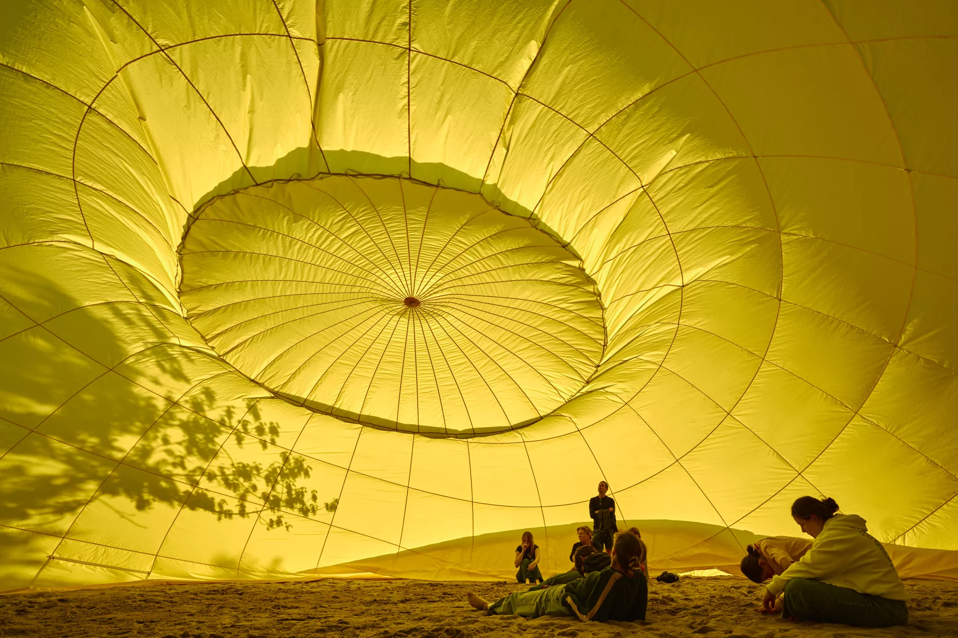 Dimitri De Perrot - IN THE MIDDLE OF SOMETHING Dimitri De Perrot - IN THE MIDDLE OF SOMETHING