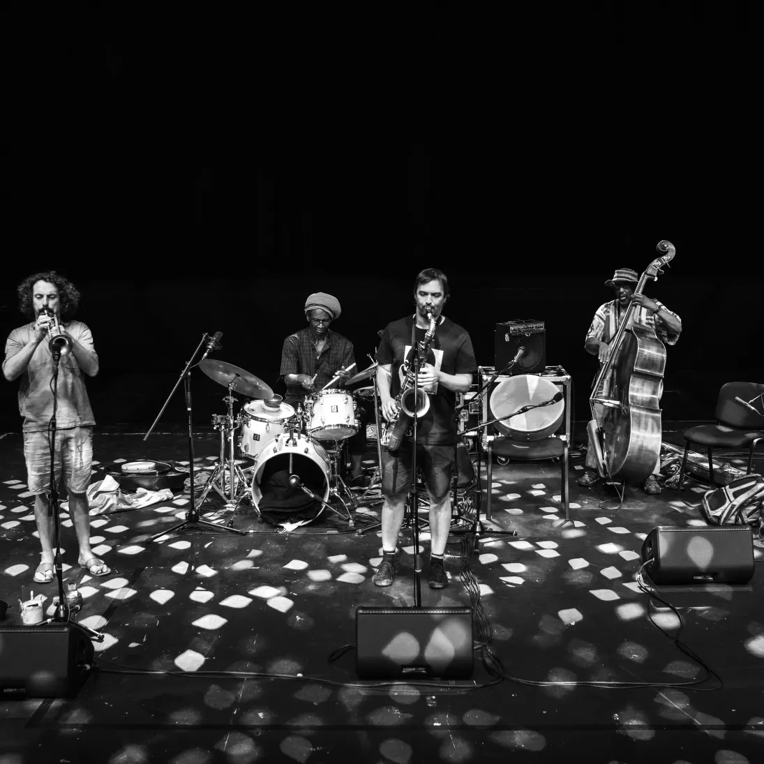 Luís Vicente, John Dikeman, William Parker, Hamid Drake